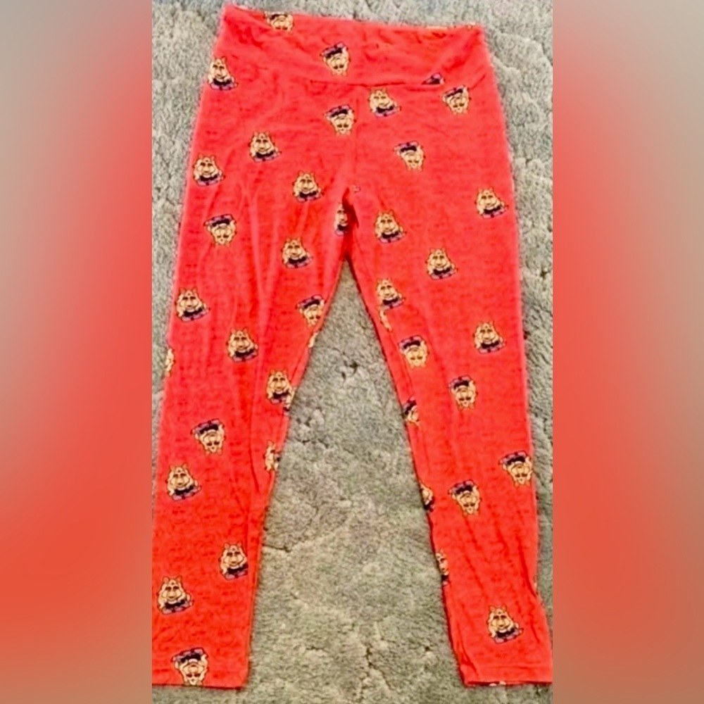 Lularoe leggings sesame street Miss Piggy womans size medium Disney pants